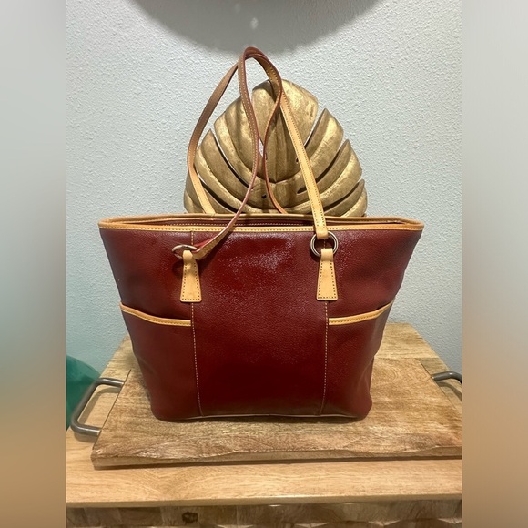 Dooney & Bourke Helena Shopper in Cranberry Pebbled Leather GUC - Picture 4 of 7